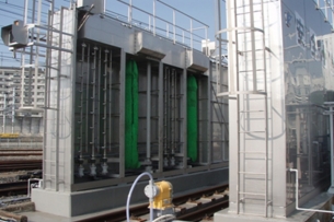 Hybrid train body washing device